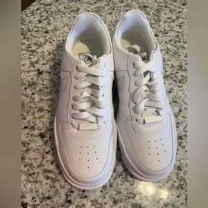 Nike Air Force 1 Pixel